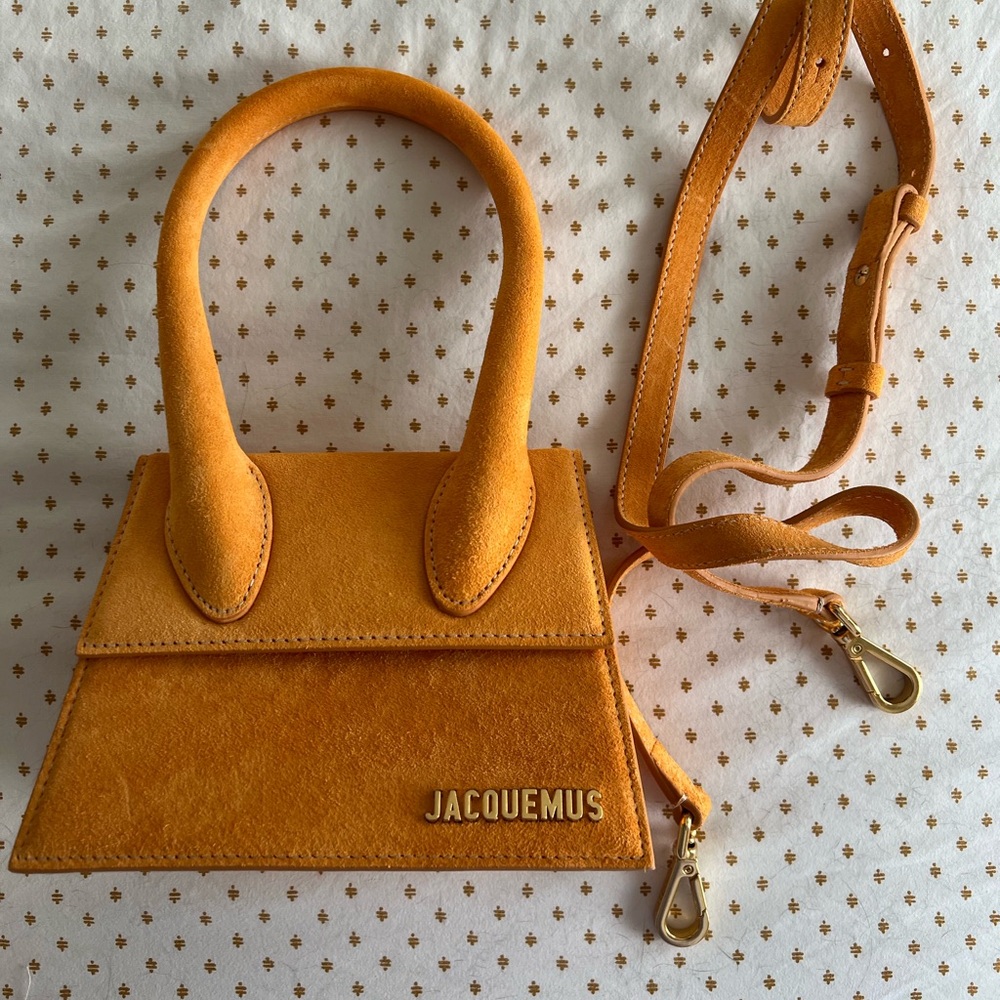 JACQUEMUS
Le Chiquito Moyen Bag